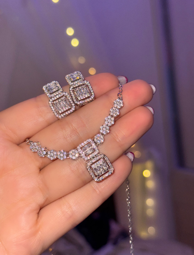سرویس نگین باگِت bella